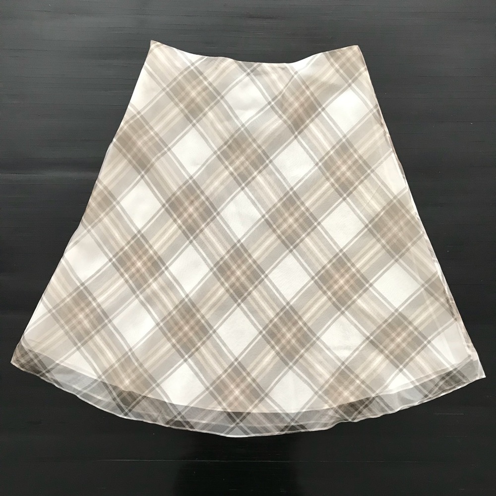 🔥⚡️BOGO SALE⚡️🔥
Nautica 100% silk skirt
